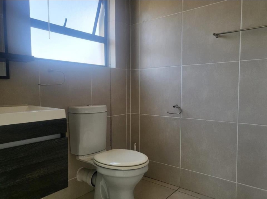 To Let 1 Bedroom Property for Rent in Modderfontein Gauteng