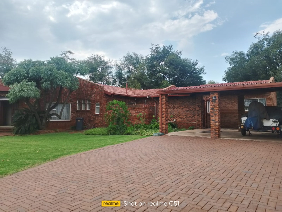 4 Bedroom Property for Sale in Dalpark Gauteng