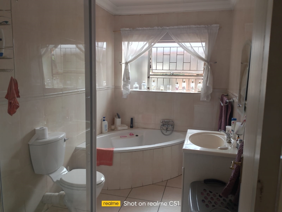 4 Bedroom Property for Sale in Dalpark Gauteng