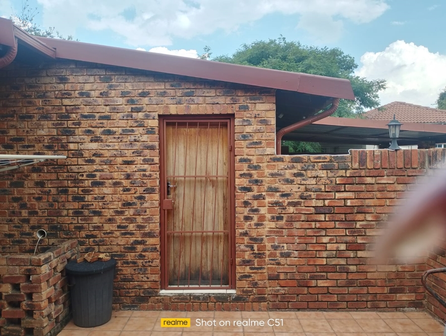 4 Bedroom Property for Sale in Dalpark Gauteng