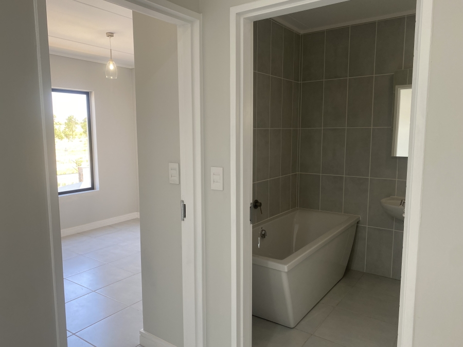 To Let 1 Bedroom Property for Rent in Mooikloof Equestrian Estate Gauteng