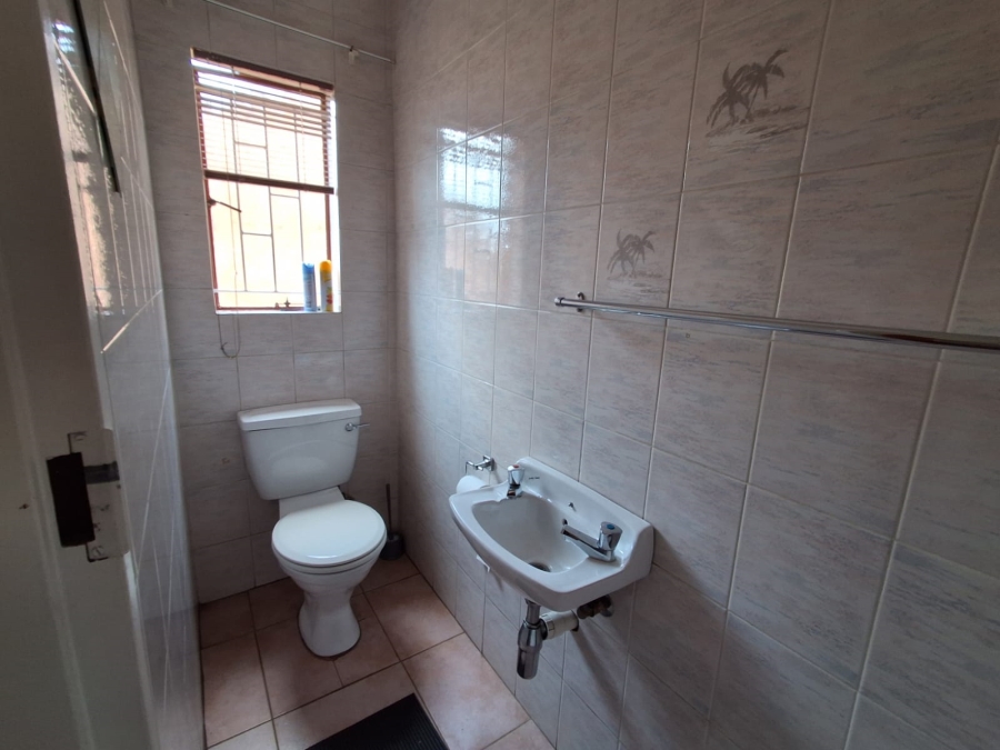 2 Bedroom Property for Sale in Birchleigh Gauteng