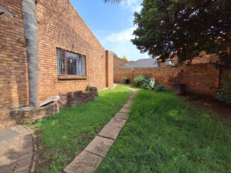 2 Bedroom Property for Sale in Birchleigh Gauteng
