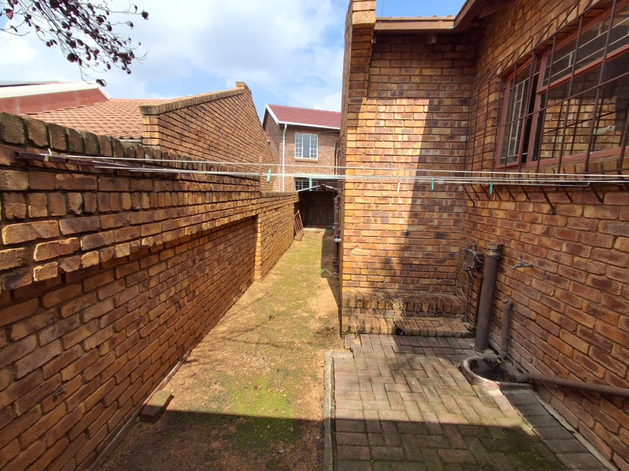 2 Bedroom Property for Sale in Birchleigh Gauteng