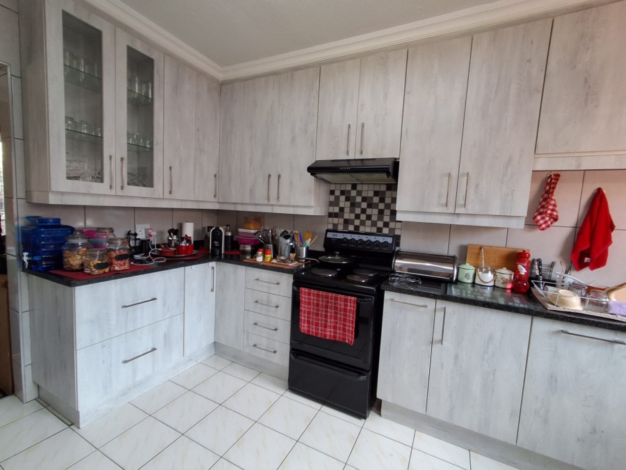 2 Bedroom Property for Sale in Birchleigh Gauteng