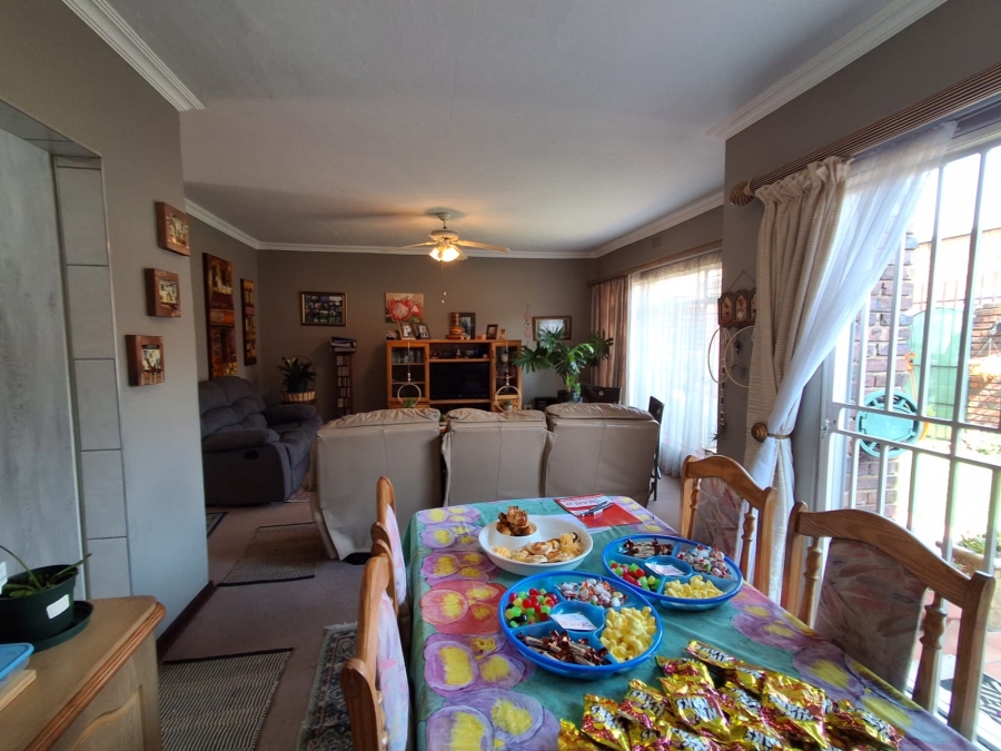 2 Bedroom Property for Sale in Birchleigh Gauteng