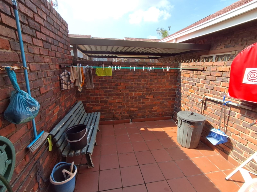 2 Bedroom Property for Sale in Birchleigh Gauteng