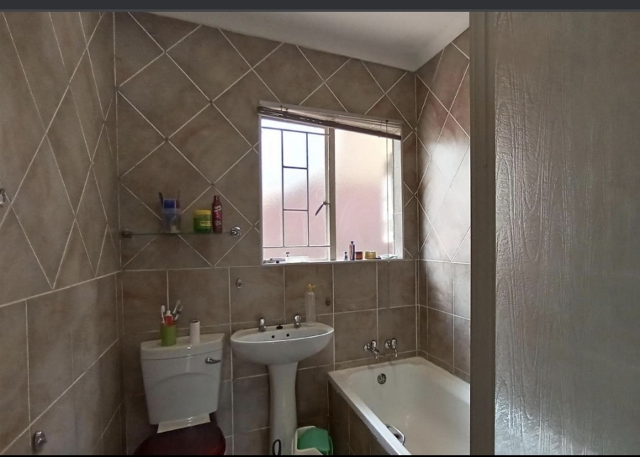3 Bedroom Property for Sale in Terenure Gauteng