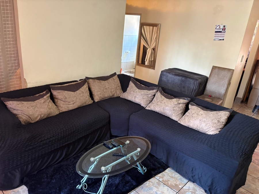 1 Bedroom Property for Sale in Silver Lakes Gauteng