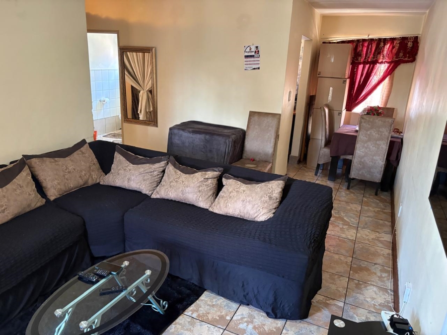 1 Bedroom Property for Sale in Silver Lakes Gauteng
