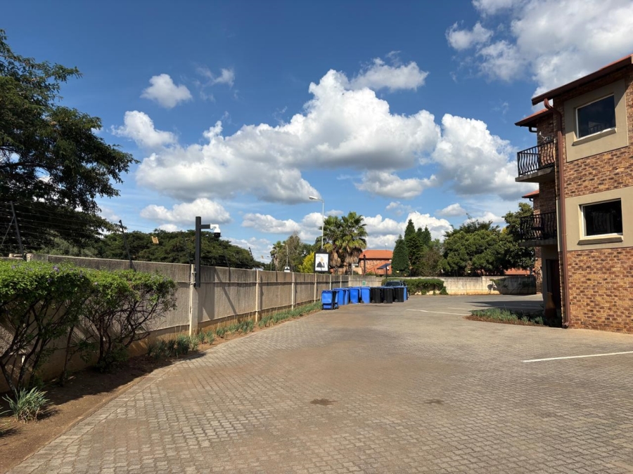 1 Bedroom Property for Sale in Silver Lakes Gauteng