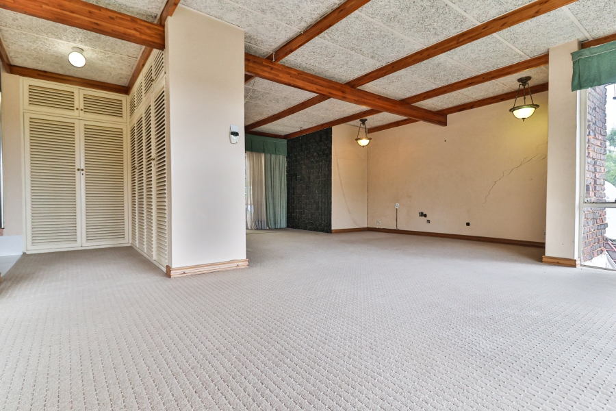 10 Bedroom Property for Sale in Olympus AH Gauteng