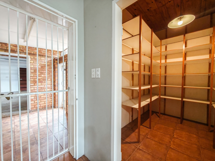 10 Bedroom Property for Sale in Olympus AH Gauteng