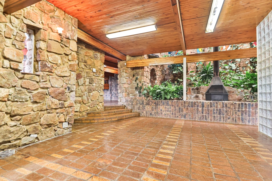 10 Bedroom Property for Sale in Olympus AH Gauteng