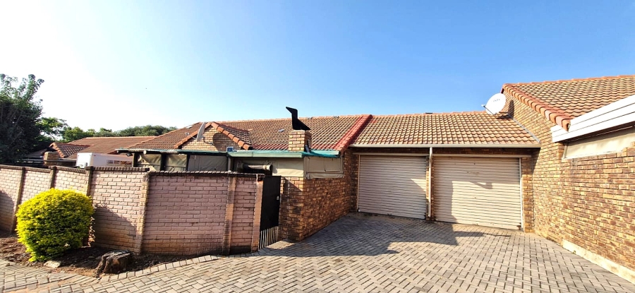 3 Bedroom Property for Sale in Willow Park Manor Gauteng