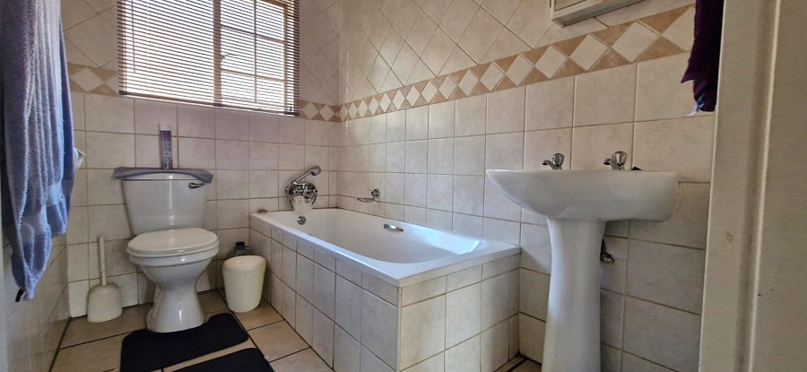3 Bedroom Property for Sale in Willow Park Manor Gauteng