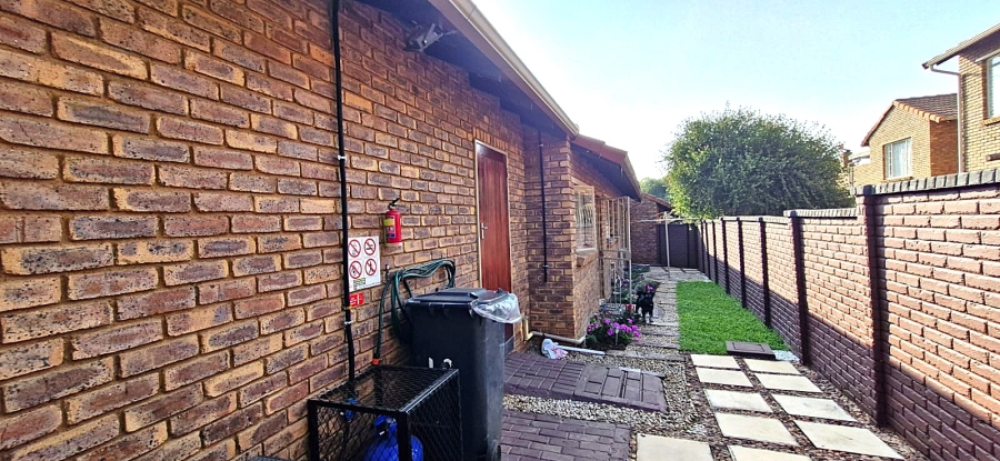 3 Bedroom Property for Sale in Willow Park Manor Gauteng