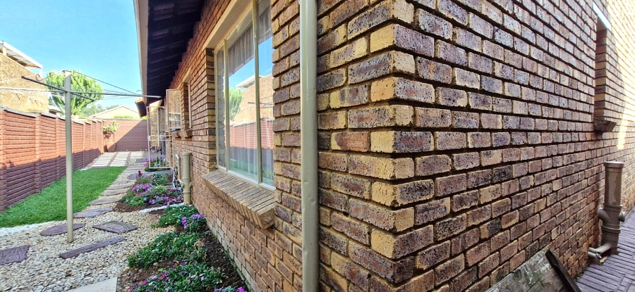 3 Bedroom Property for Sale in Willow Park Manor Gauteng