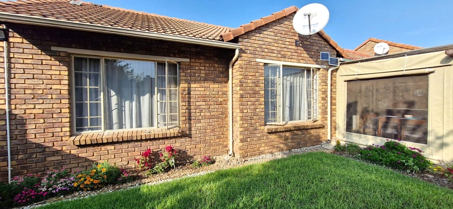 3 Bedroom Property for Sale in Willow Park Manor Gauteng