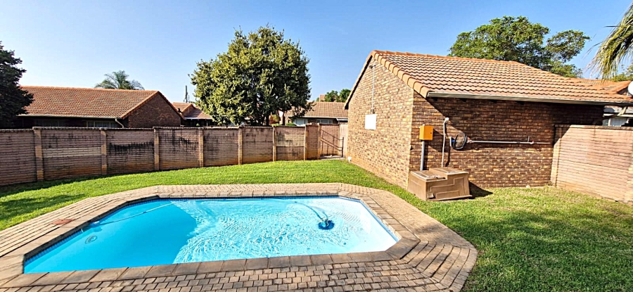 3 Bedroom Property for Sale in Willow Park Manor Gauteng