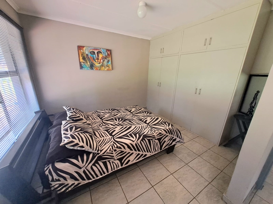 5 Bedroom Property for Sale in Unitas Park Gauteng