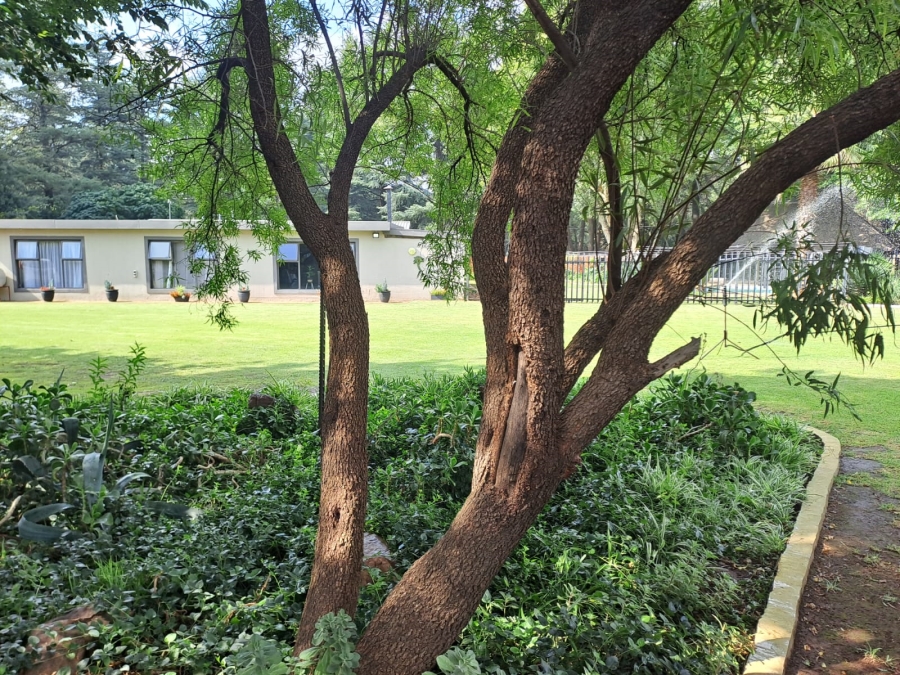 5 Bedroom Property for Sale in Unitas Park Gauteng