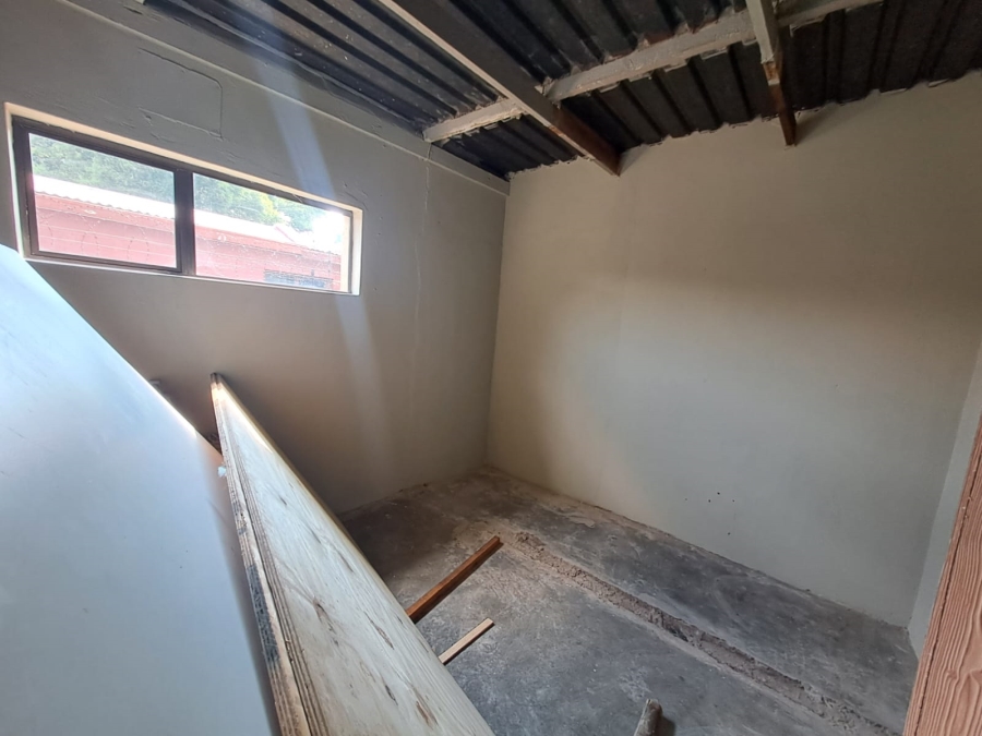 5 Bedroom Property for Sale in Unitas Park Gauteng