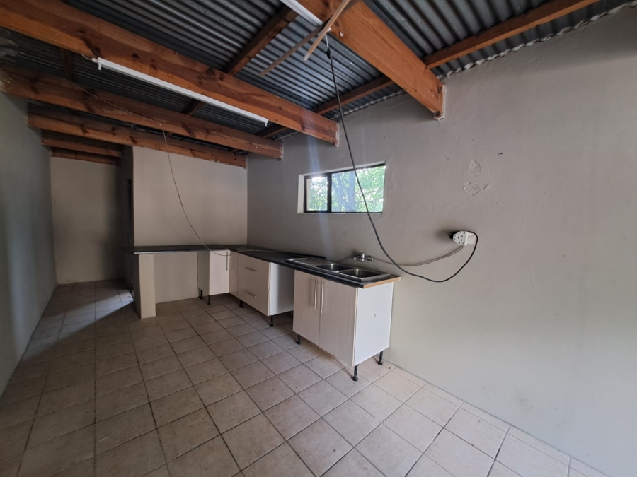 5 Bedroom Property for Sale in Unitas Park Gauteng
