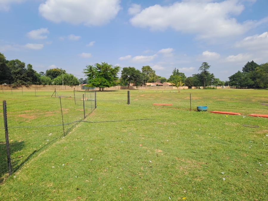 5 Bedroom Property for Sale in Unitas Park Gauteng