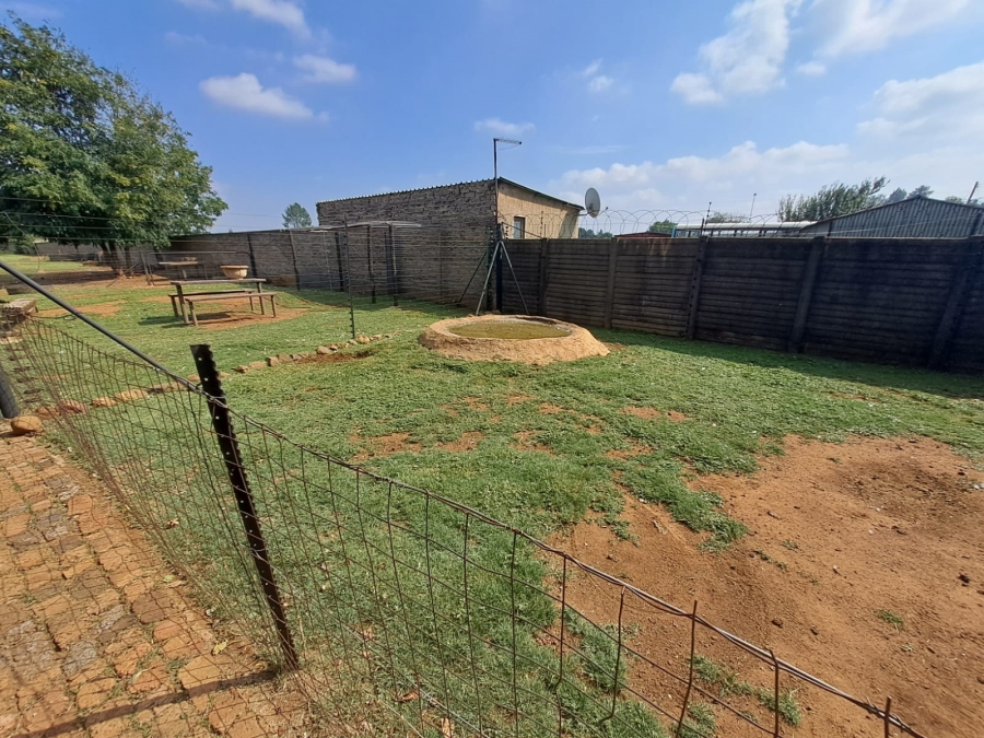 5 Bedroom Property for Sale in Unitas Park Gauteng