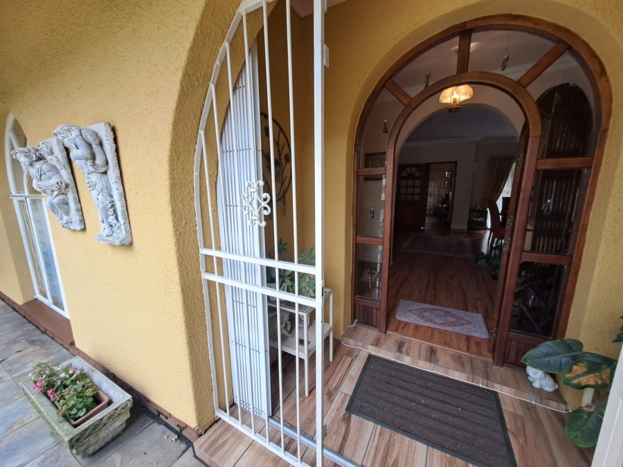 4 Bedroom Property for Sale in Three Rivers Proper Gauteng