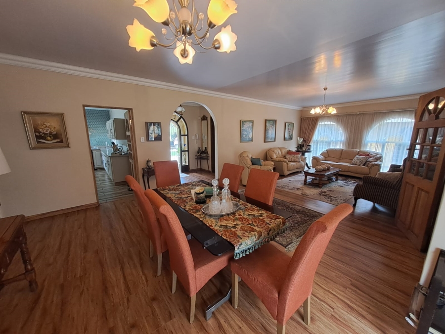 4 Bedroom Property for Sale in Three Rivers Proper Gauteng