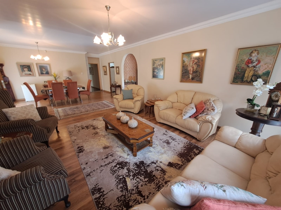 4 Bedroom Property for Sale in Three Rivers Proper Gauteng
