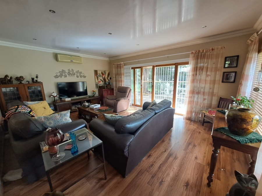 4 Bedroom Property for Sale in Three Rivers Proper Gauteng