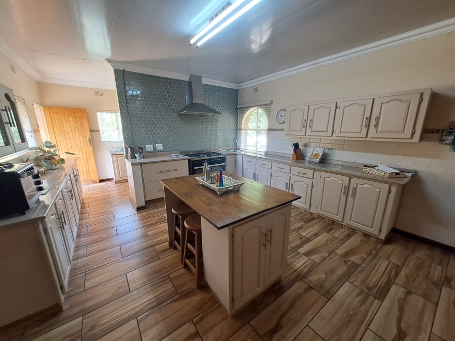 4 Bedroom Property for Sale in Three Rivers Proper Gauteng