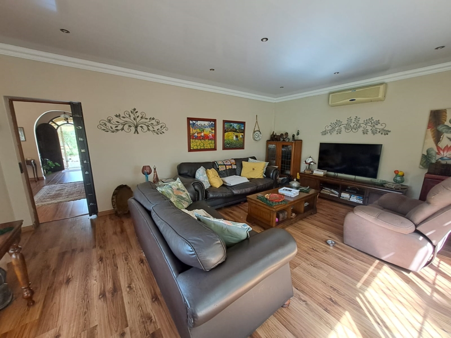 4 Bedroom Property for Sale in Three Rivers Proper Gauteng