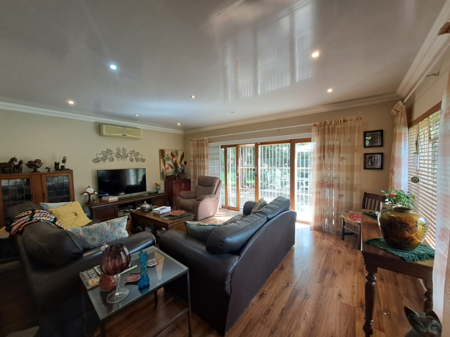 4 Bedroom Property for Sale in Three Rivers Proper Gauteng