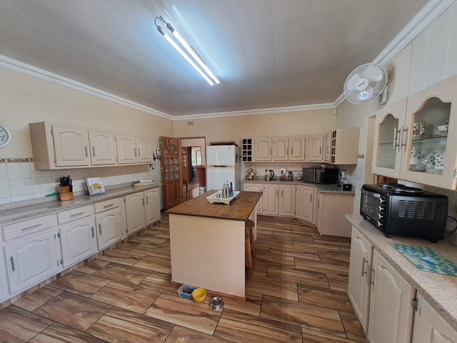 4 Bedroom Property for Sale in Three Rivers Proper Gauteng