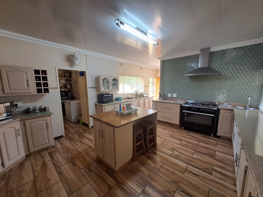 4 Bedroom Property for Sale in Three Rivers Proper Gauteng