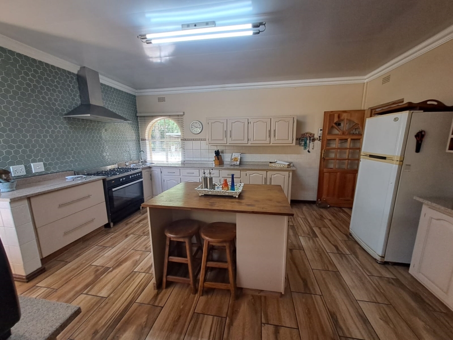 4 Bedroom Property for Sale in Three Rivers Proper Gauteng