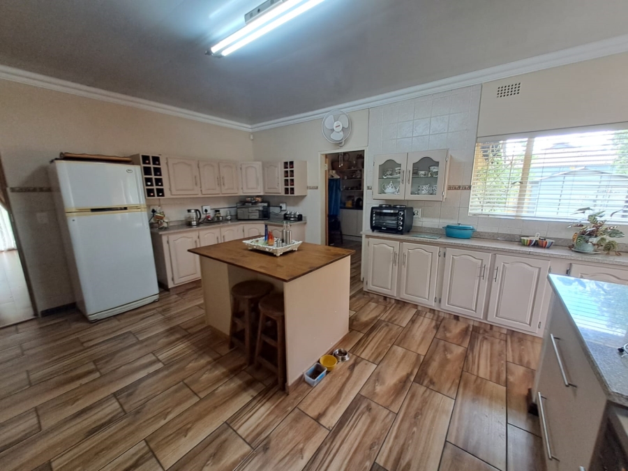 4 Bedroom Property for Sale in Three Rivers Proper Gauteng