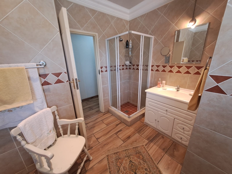 4 Bedroom Property for Sale in Three Rivers Proper Gauteng