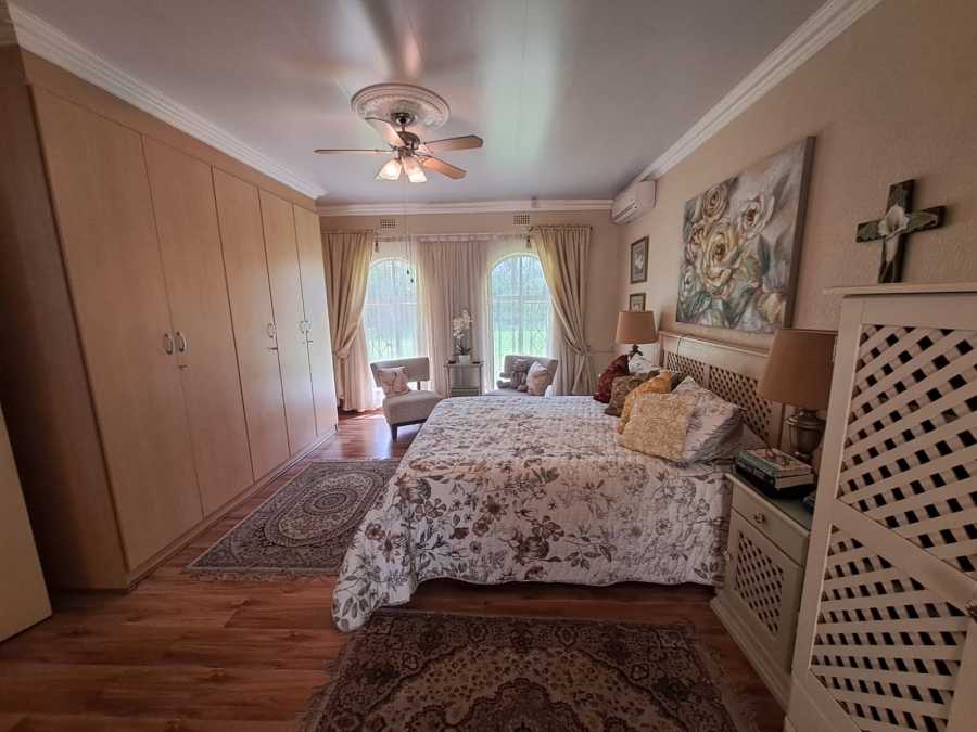 4 Bedroom Property for Sale in Three Rivers Proper Gauteng