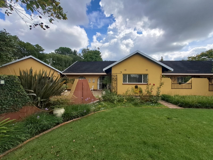 4 Bedroom Property for Sale in Three Rivers Proper Gauteng