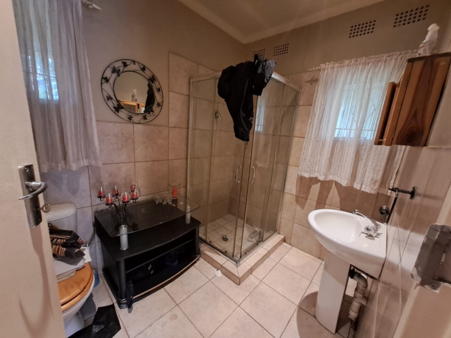 4 Bedroom Property for Sale in Three Rivers Proper Gauteng