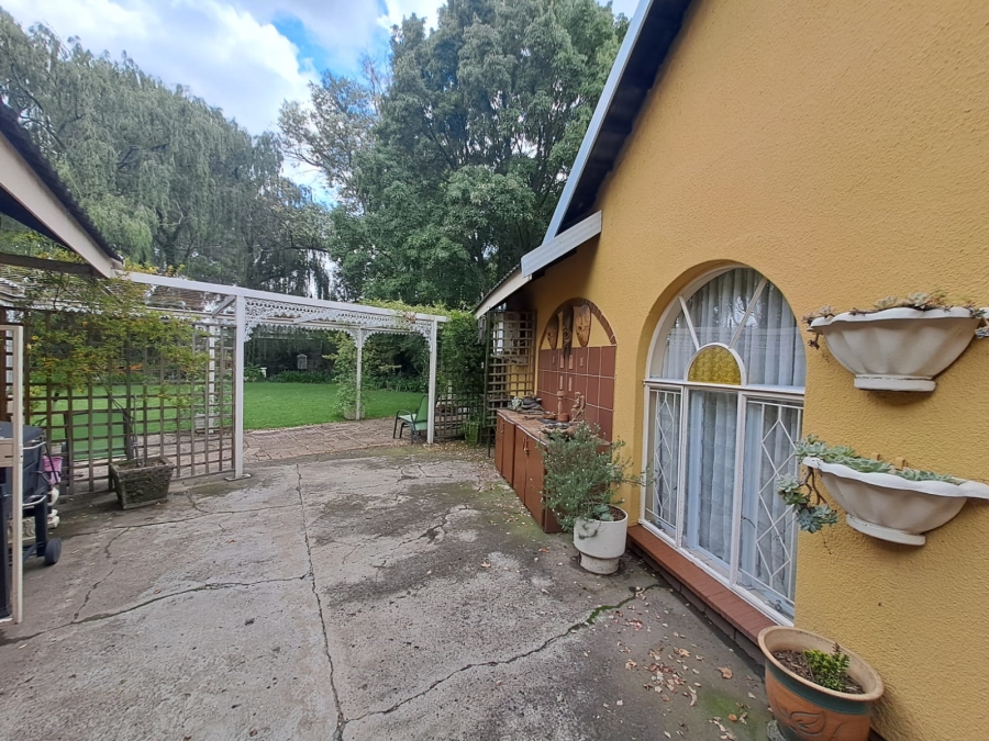 4 Bedroom Property for Sale in Three Rivers Proper Gauteng