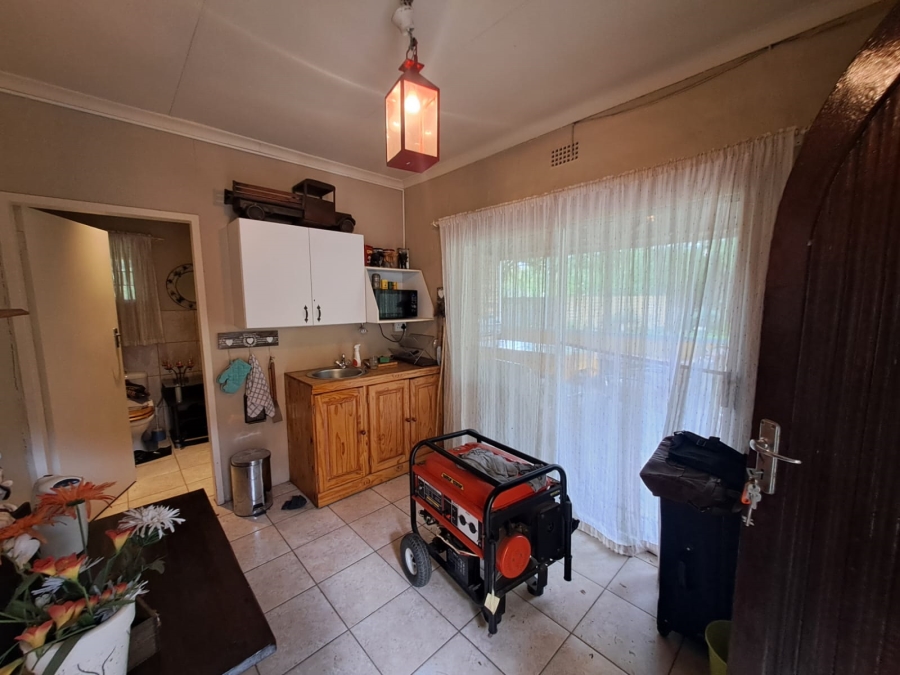 4 Bedroom Property for Sale in Three Rivers Proper Gauteng