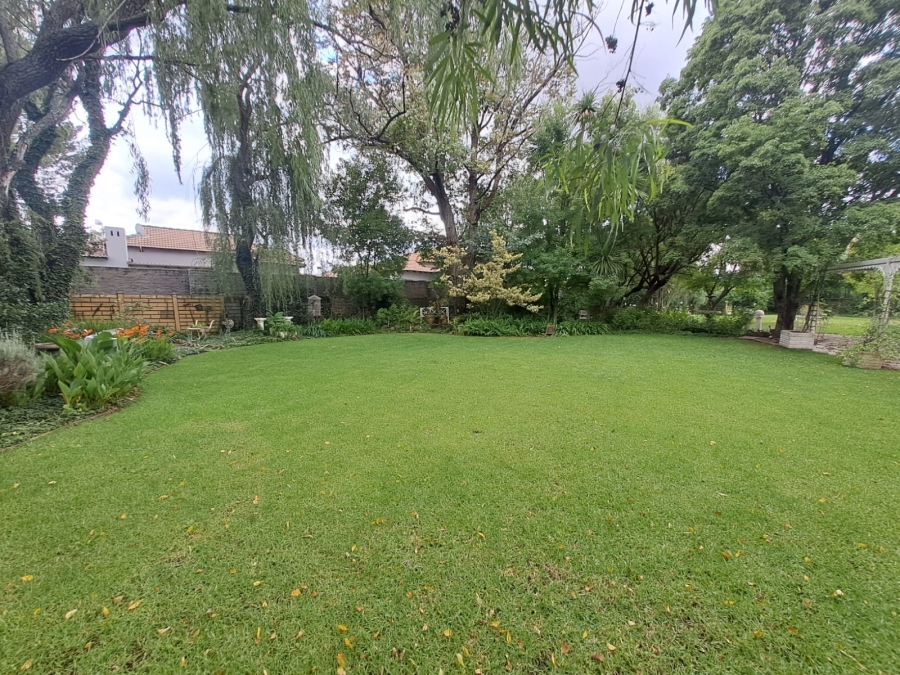 4 Bedroom Property for Sale in Three Rivers Proper Gauteng