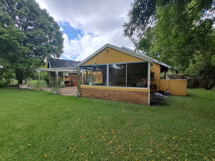 4 Bedroom Property for Sale in Three Rivers Proper Gauteng