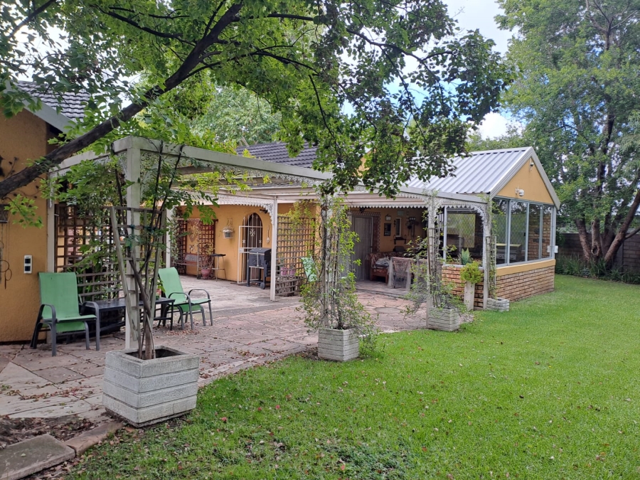 4 Bedroom Property for Sale in Three Rivers Proper Gauteng